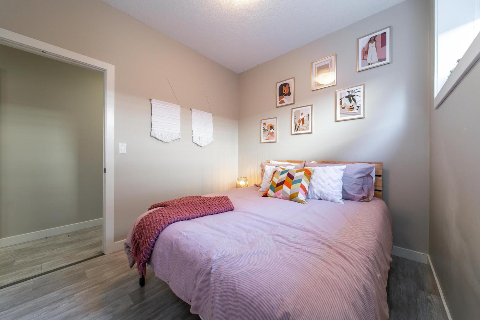 Executive Home - Long Stays Welcome - Garage Parking - Free Wifi & Netflix Edmonton Room photo