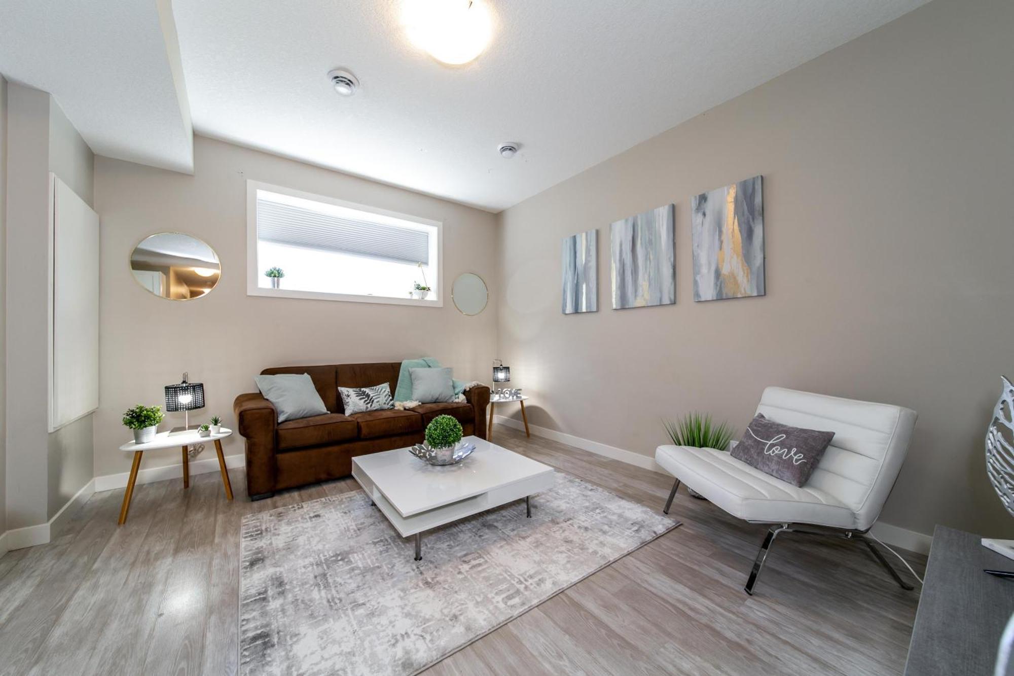 Executive Home - Long Stays Welcome - Garage Parking - Free Wifi & Netflix Edmonton Room photo